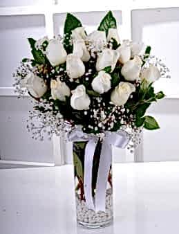 Vazoda 17 Beyaz Gül Aranjmanı Aranjmanlar çiçek gönder