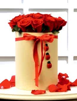 Kırmızının Uğuru 13 Kırmızı Gül  çiçek gönder