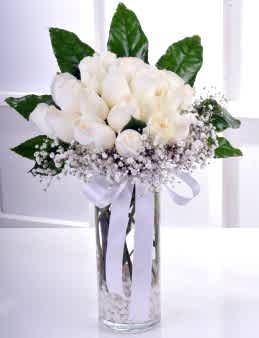 Vazoda 21 Beyaz Gül Aranjmanlar çiçek gönder