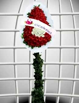 Beyaz ve Kırmızı Gerberalı Ayaklı Sepet  çiçek gönder