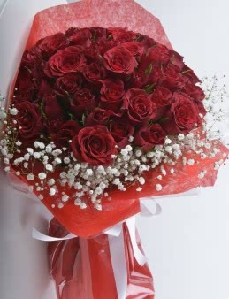 Aşkta Sıcak Bir Esinti 101Adet  Kırmızı Gül Buketi.  çiçek gönder