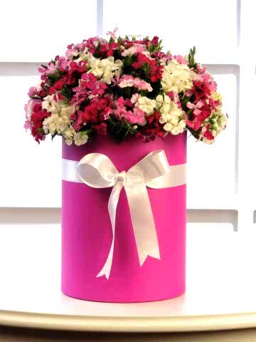 Rengarenk Kutuda Çiçek çiçek gönder