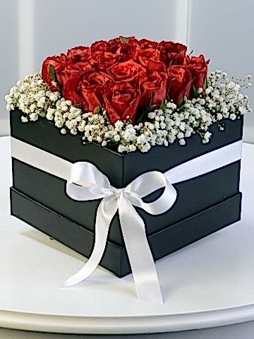Özel Kutuda Kırmızı Güller Kutuda Çiçek çiçek gönder