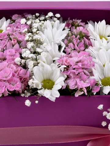 Özel Kutuda Baharın Gelişi Kır Çiçeği Arajmanı. Kutuda Çiçek çiçek gönder