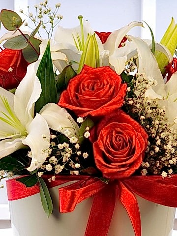 Bu Çiçekte Aşk Var Aranjmanlar çiçek gönder