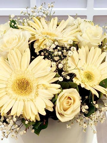 Beyaz Meleğime Aranjmanlar çiçek gönder